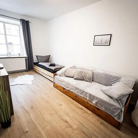 Ruhige 2 Schlafzimmer Wohnung: 5 Einzelbetten + Kueche, Modernes Bad, Tv, Waschmaschine Apartamento Leipzig