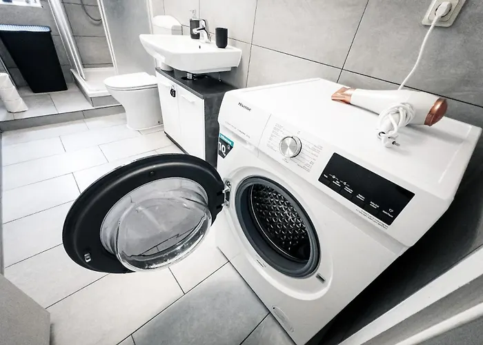 Ruhige 2 Schlafzimmer Wohnung: 5 Einzelbetten + Kueche, Modernes Bad, Tv, Waschmaschine * 莱比锡