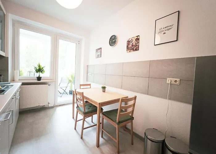 公寓 Ruhige 2 Schlafzimmer Wohnung: 5 Einzelbetten + Kueche, Modernes Bad, Tv, Waschmaschine *