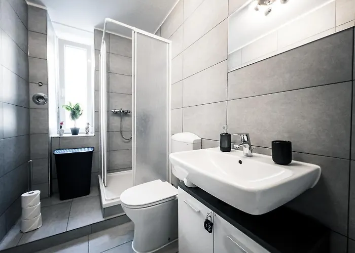 公寓 Ruhige 2 Schlafzimmer Wohnung: 5 Einzelbetten + Kueche, Modernes Bad, Tv, Waschmaschine 莱比锡