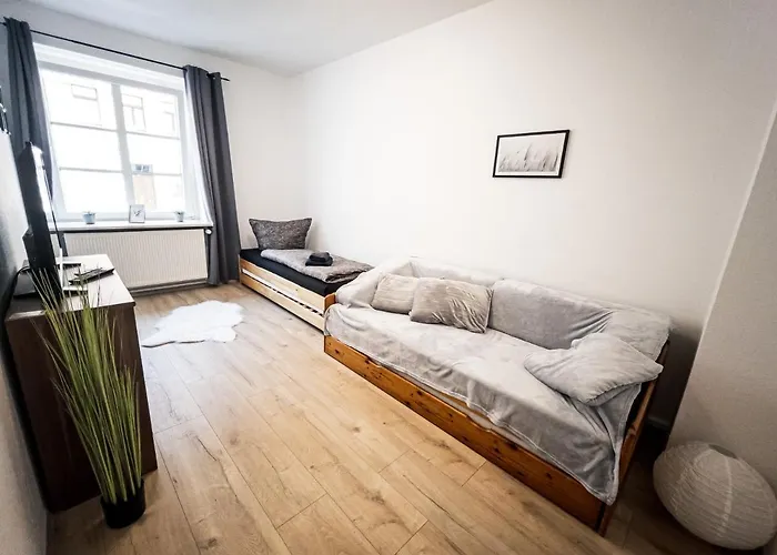 Ruhige 2 Schlafzimmer Wohnung: 5 Einzelbetten + Kueche, Modernes Bad, Tv, Waschmaschine 公寓 莱比锡